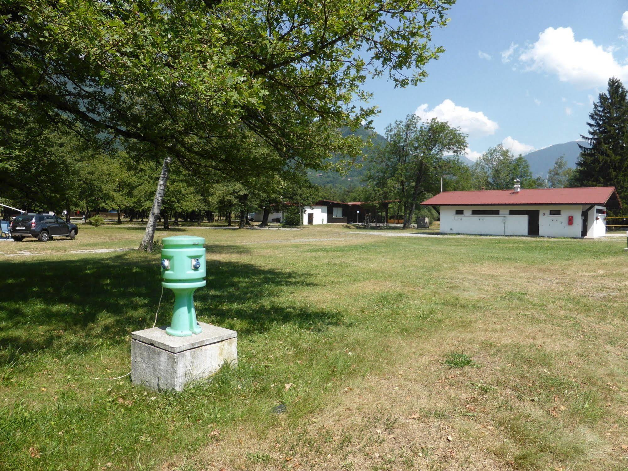 Camping L'Ecureuil - Mont-Blanc Village Domancy Esterno foto