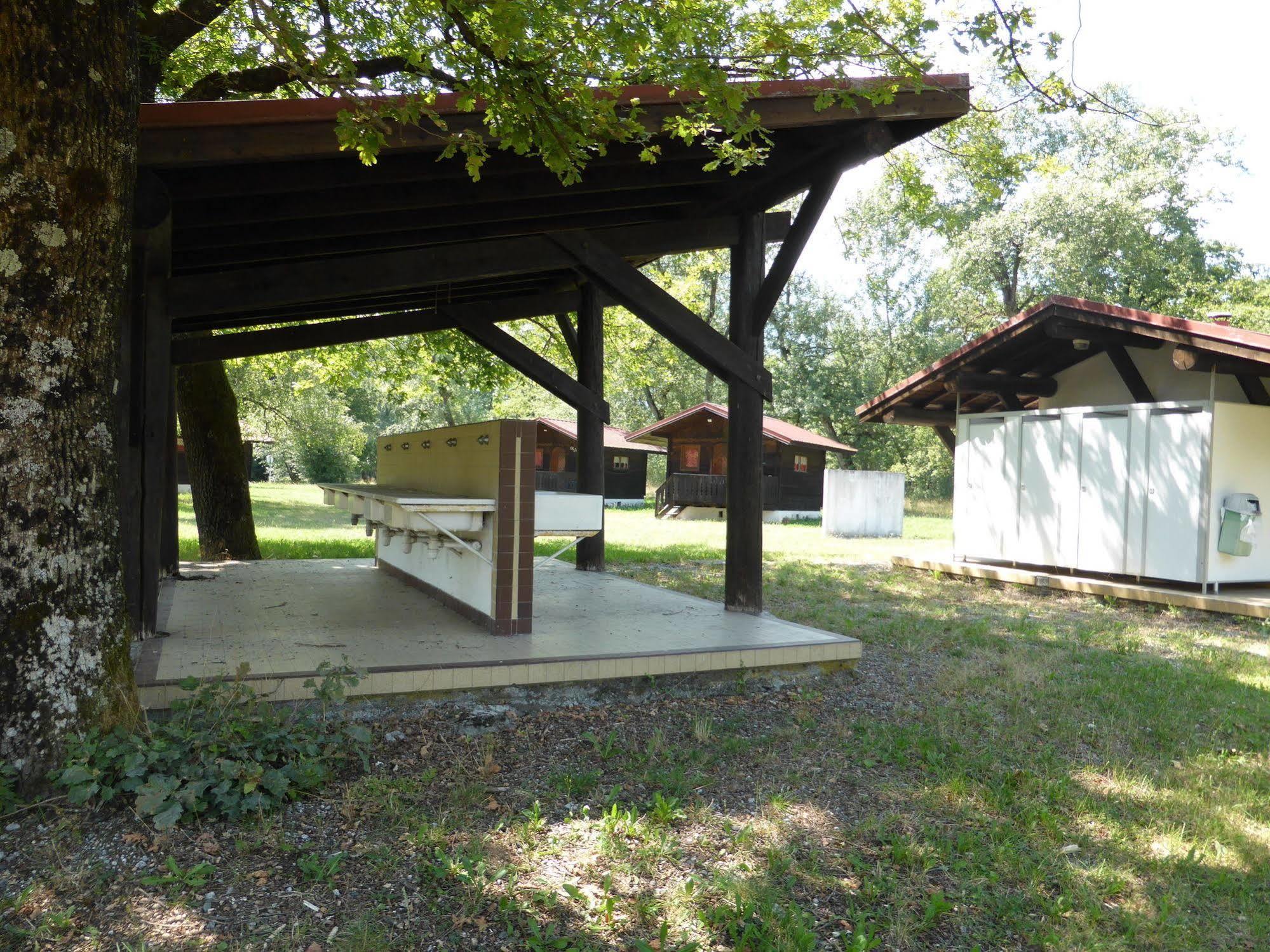 Camping L'Ecureuil - Mont-Blanc Village Domancy Esterno foto