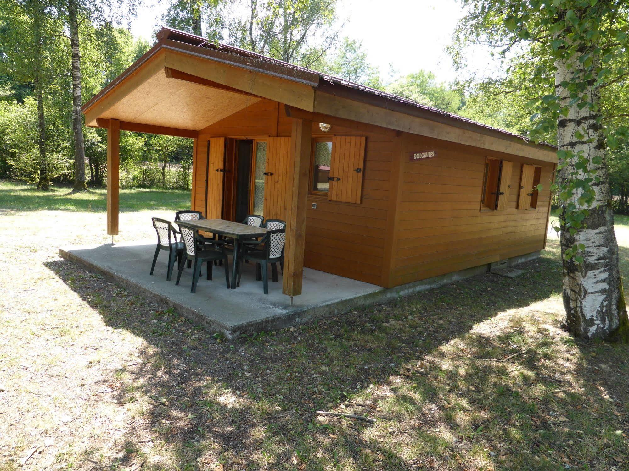 Camping L'Ecureuil - Mont-Blanc Village Domancy Esterno foto