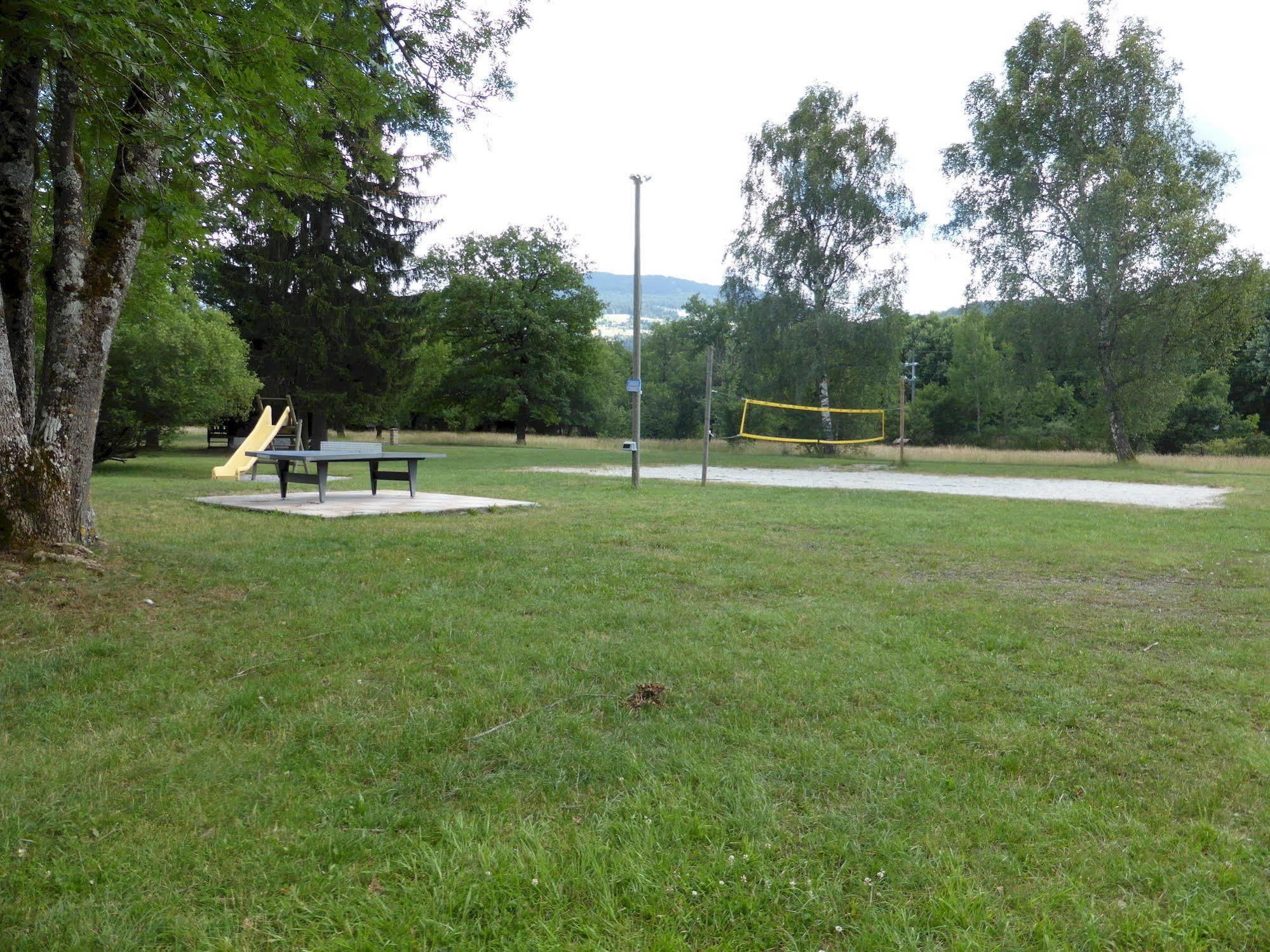 Camping L'Ecureuil - Mont-Blanc Village Domancy Esterno foto