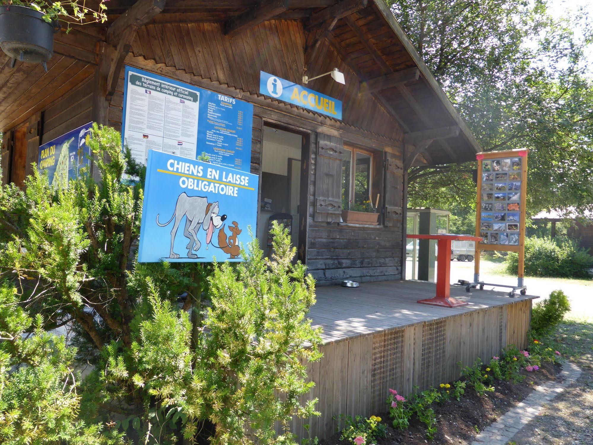 Camping L'Ecureuil - Mont-Blanc Village Domancy Esterno foto