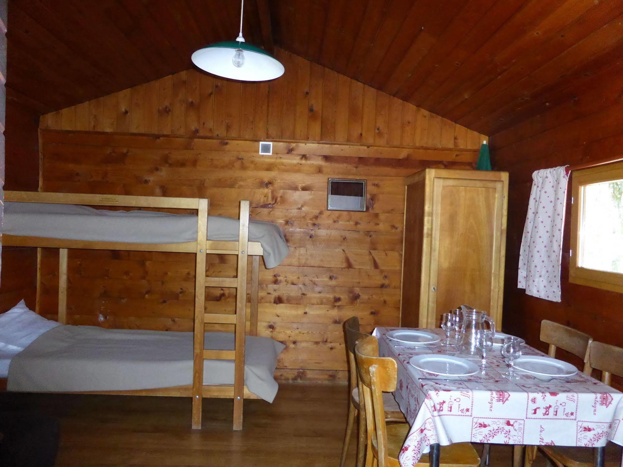 Camping L'Ecureuil - Mont-Blanc Village Domancy Esterno foto